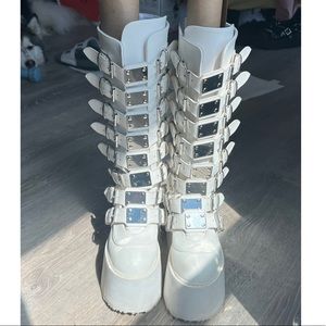 WHITE DEMONIAS “DAMNED-318” SIZE 7 LIGHTLY WORN !!